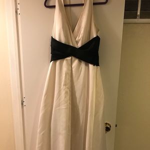 Nicole Miller Platinum 14 white black ball gown